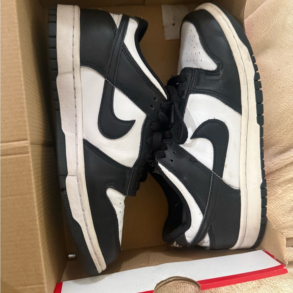 Nike women Black and White Sneakers